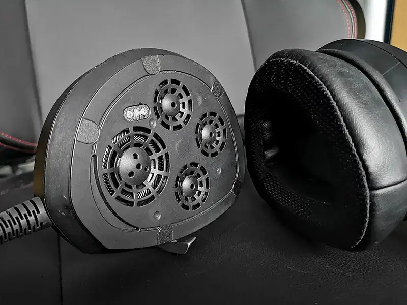 ASUS ROG Theta 7.1: The next level surround sound - Tech Edition ASUS ROG Theta 7.1: The next level surround sound - Tech Edition