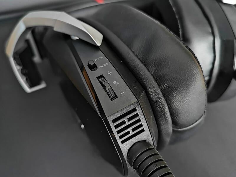 ASUS ROG Theta 71 - The controls