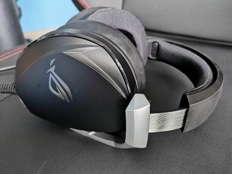ASUS ROG Theta 71 - The unit