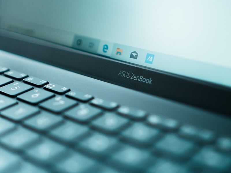 ASUS ZenBook 14 (UX425) - 3