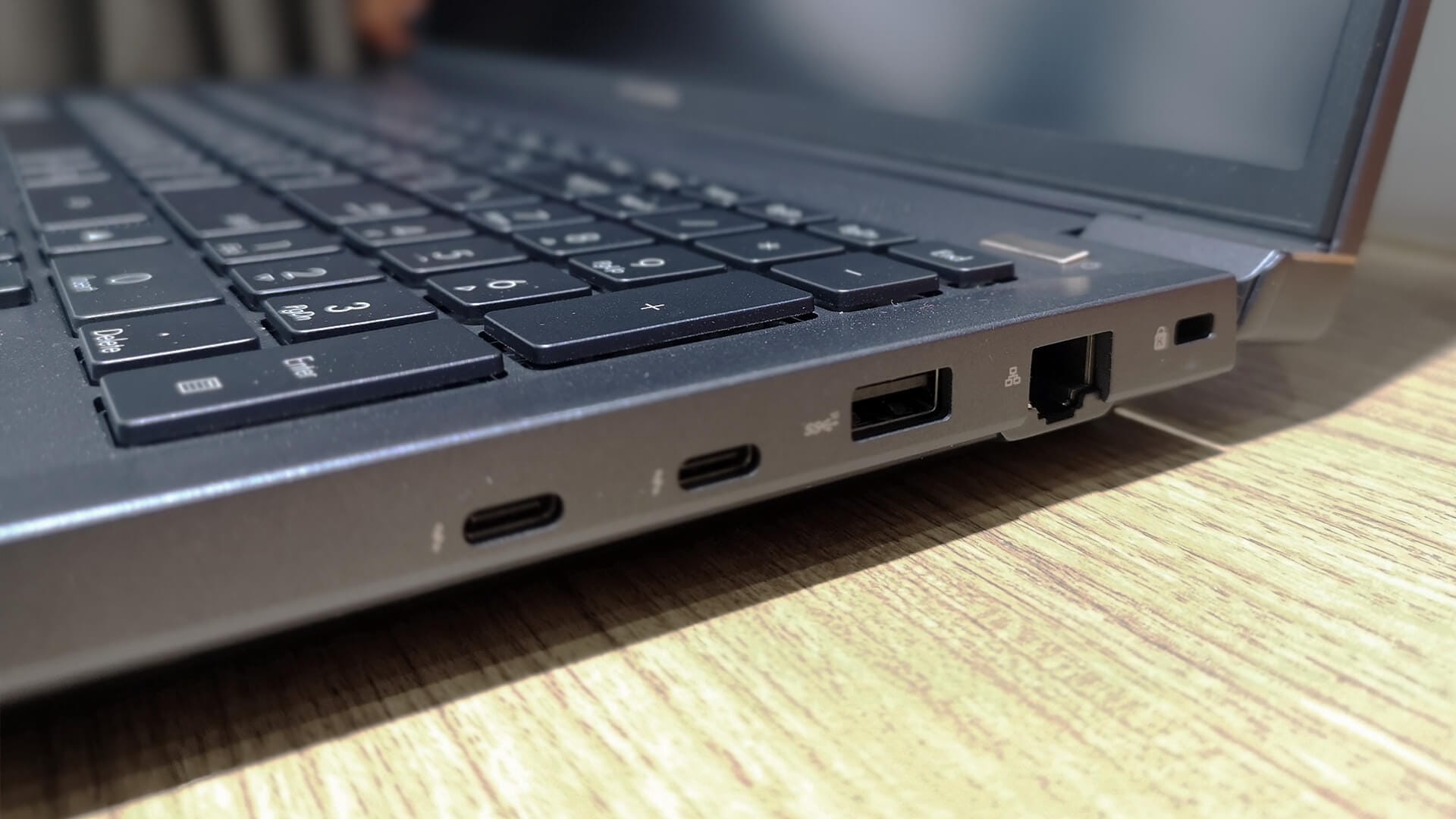 ASUS StudioBook Pro X - 3