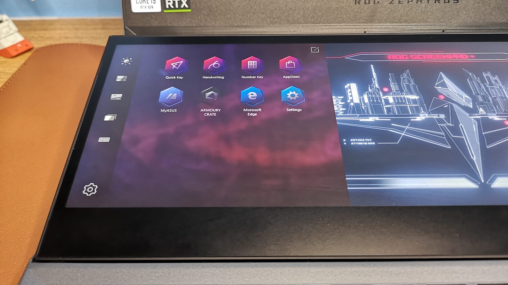 ASUS ROG Zephyrus Duo 15 (GX550) - 7