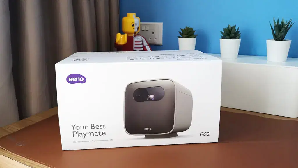 BenQ GS2: Wireless portable mini projector for family