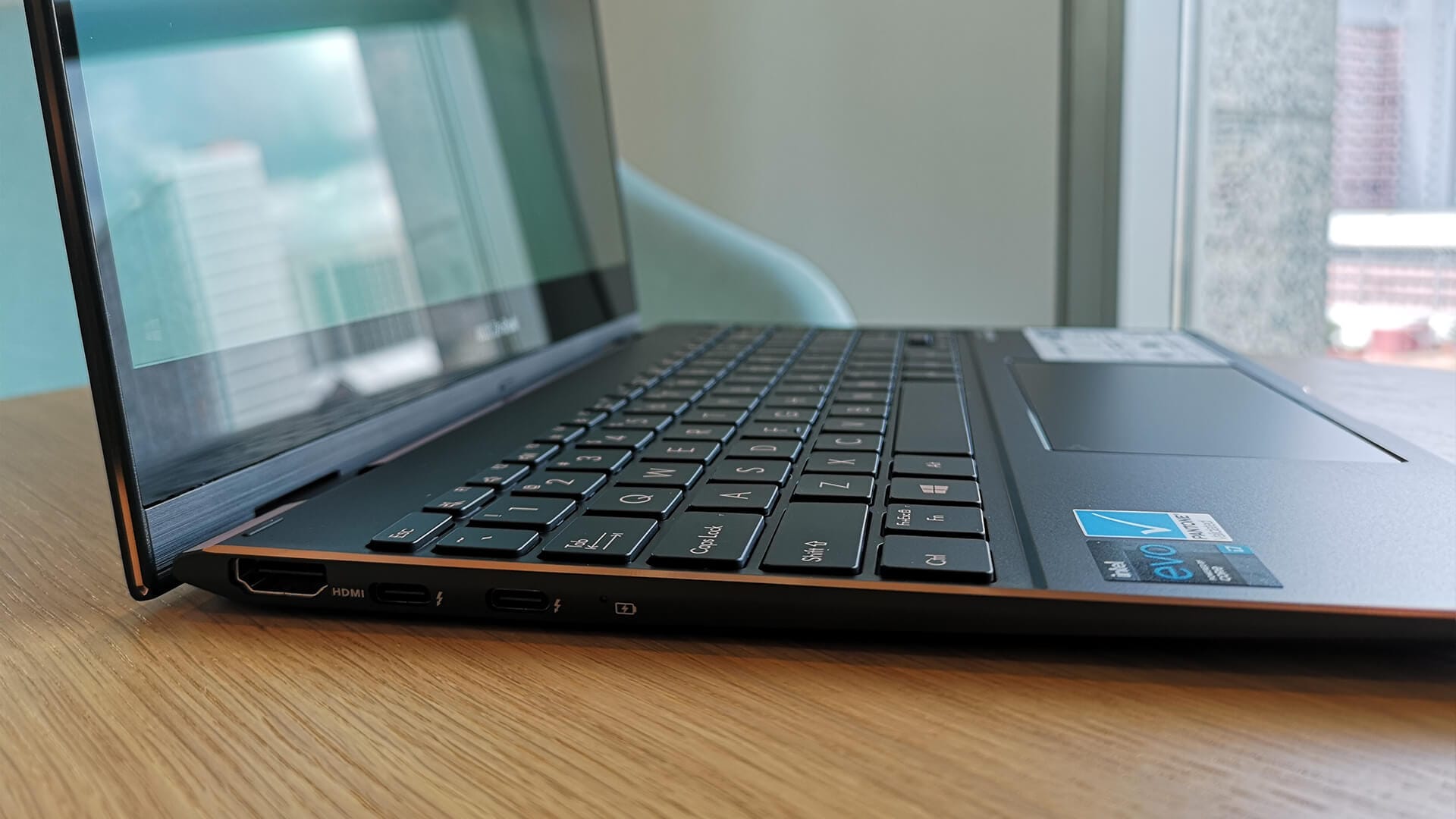 ASUS ZenBook Flip S - 3