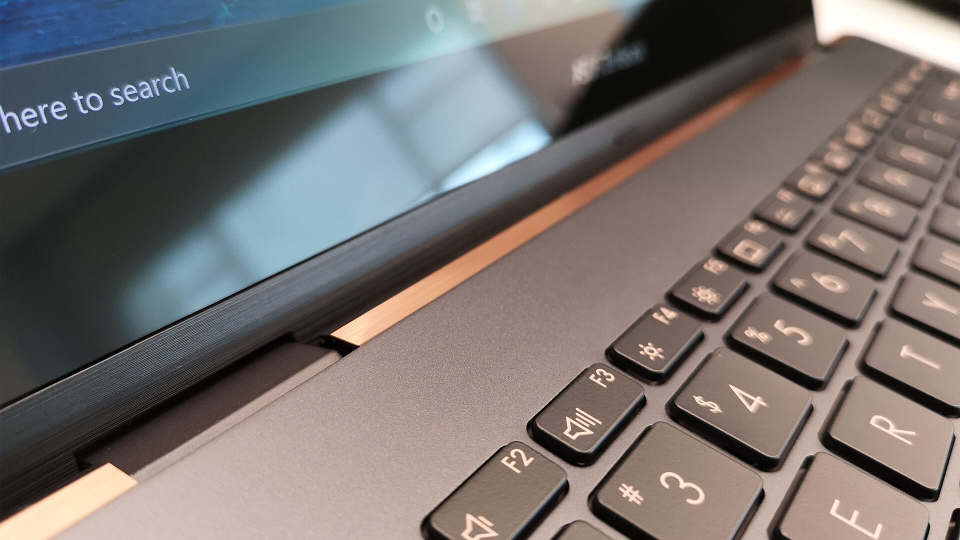 ASUS ZenBook Flip S - 8