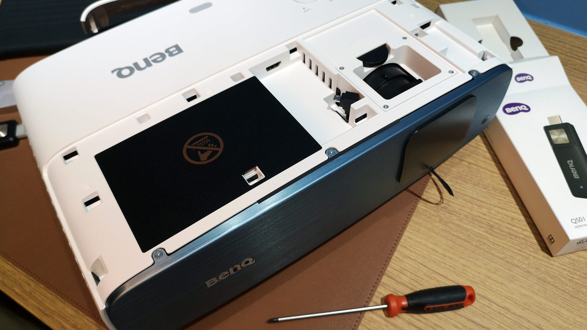 BenQ TK850i - 13