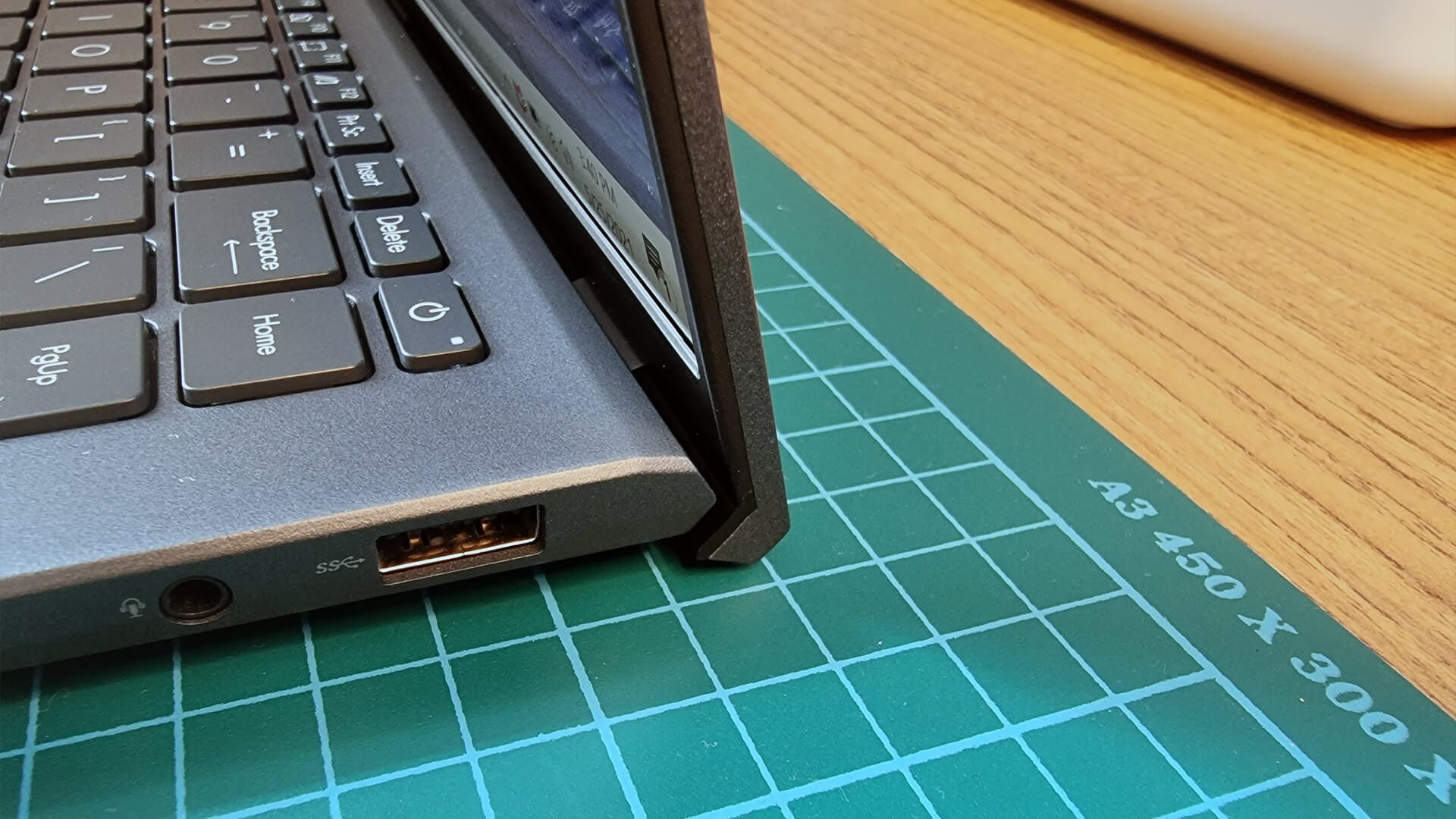 ASUS ZenBook 14 Ultralight - 5