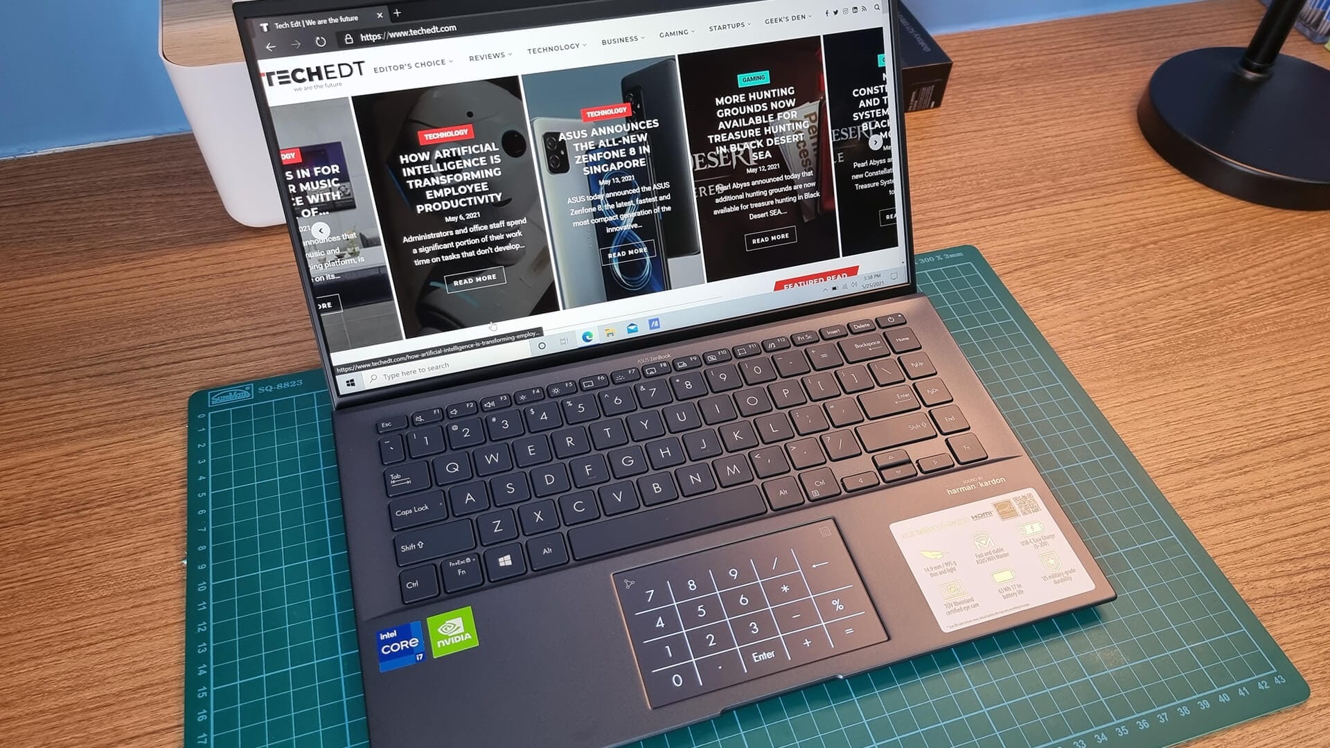 ASUS ZenBook 14 Ultralight - 7