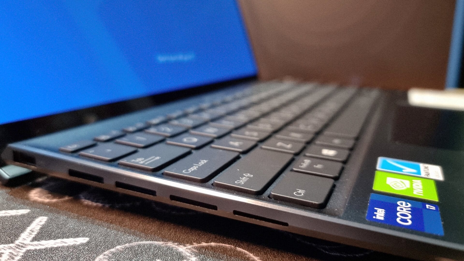 ZenBook 14X OLED - 4