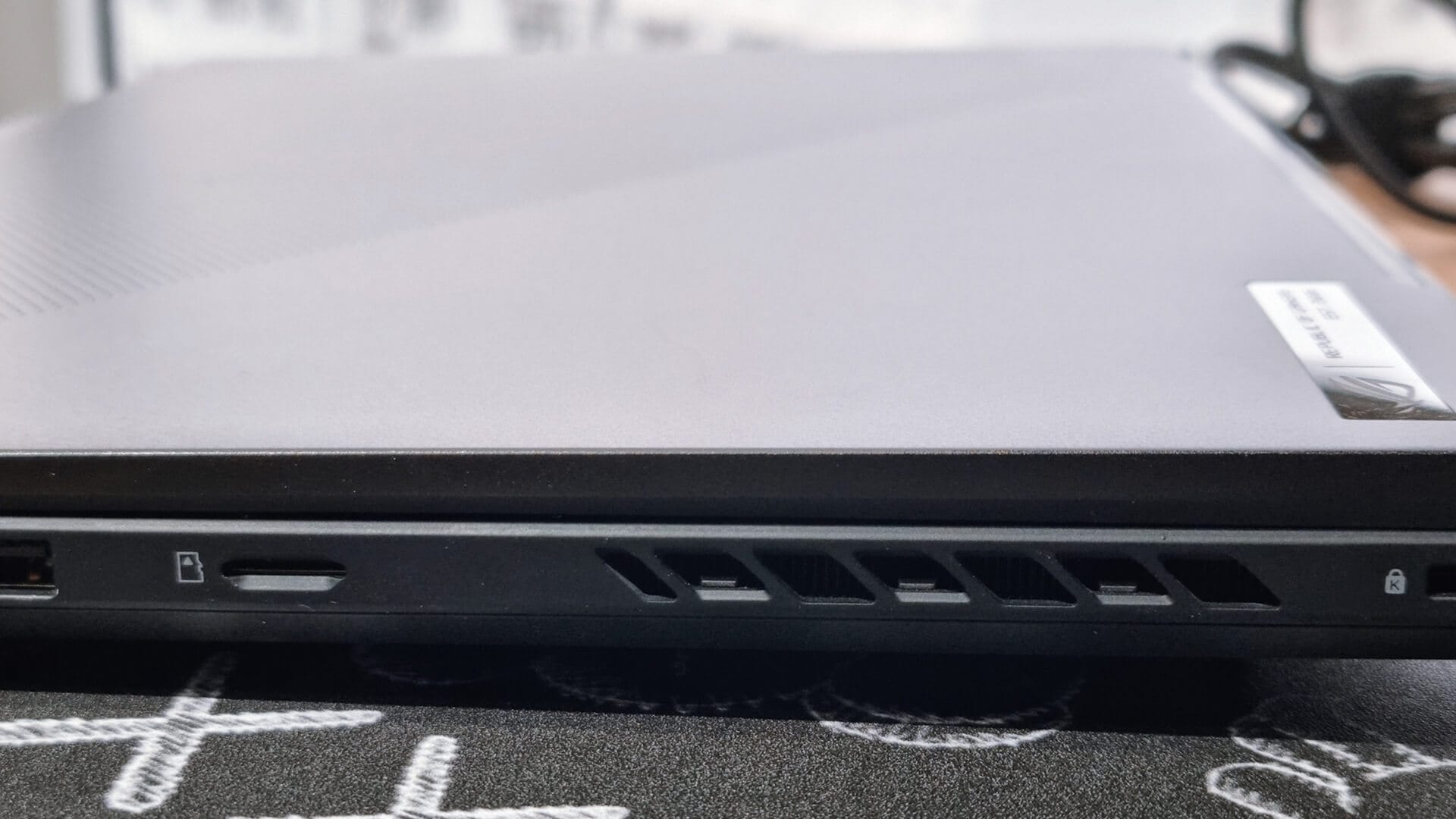 Asus ROG Zephyrus M16 GU603 - 10