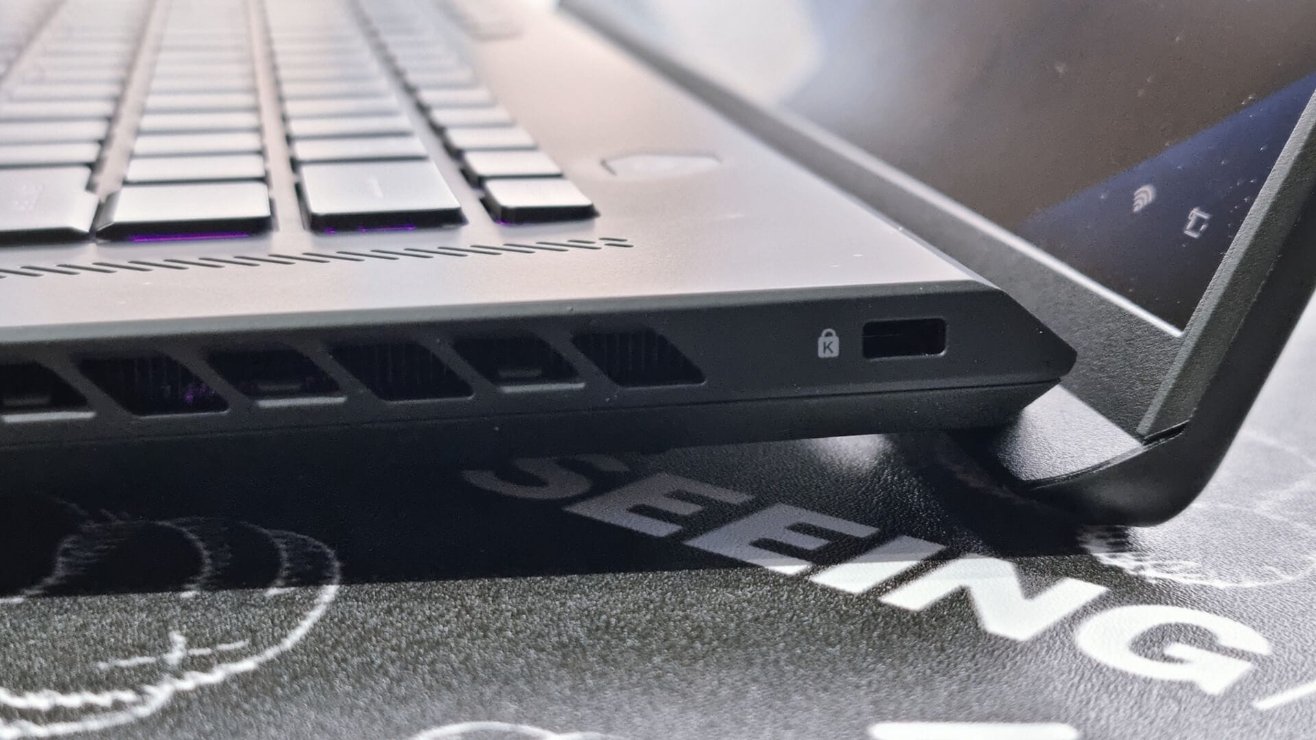 Asus ROG Zephyrus M16 GU603 - 11