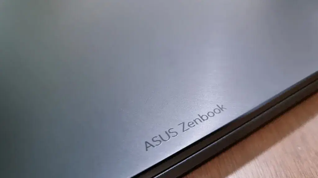 ASUS Zenbook Pro 14 Duo OLED (UX8402Z): A dual-display ASUS Zenbook Pro 14 Duo OLED (UX8402Z): A dual-display