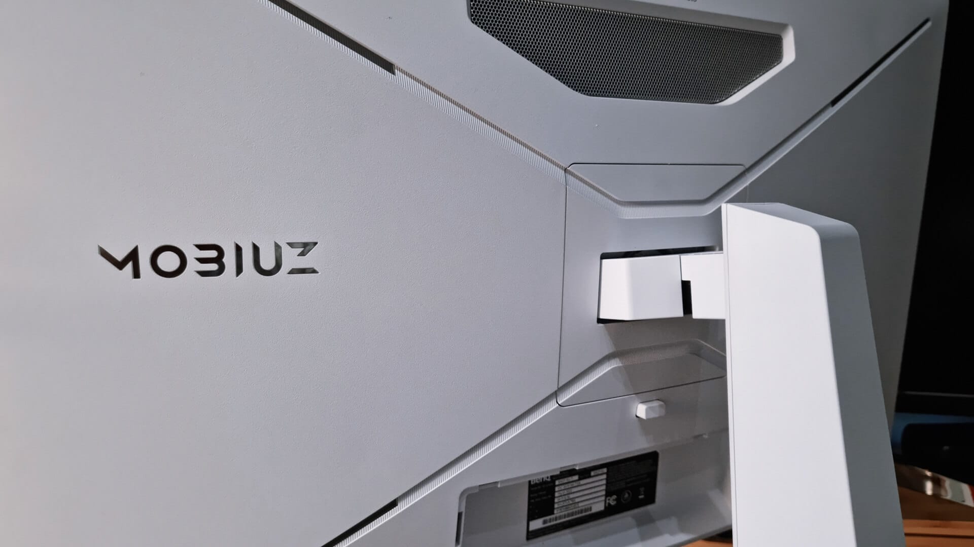 BenQ MOBIUZ EX2710U - 4