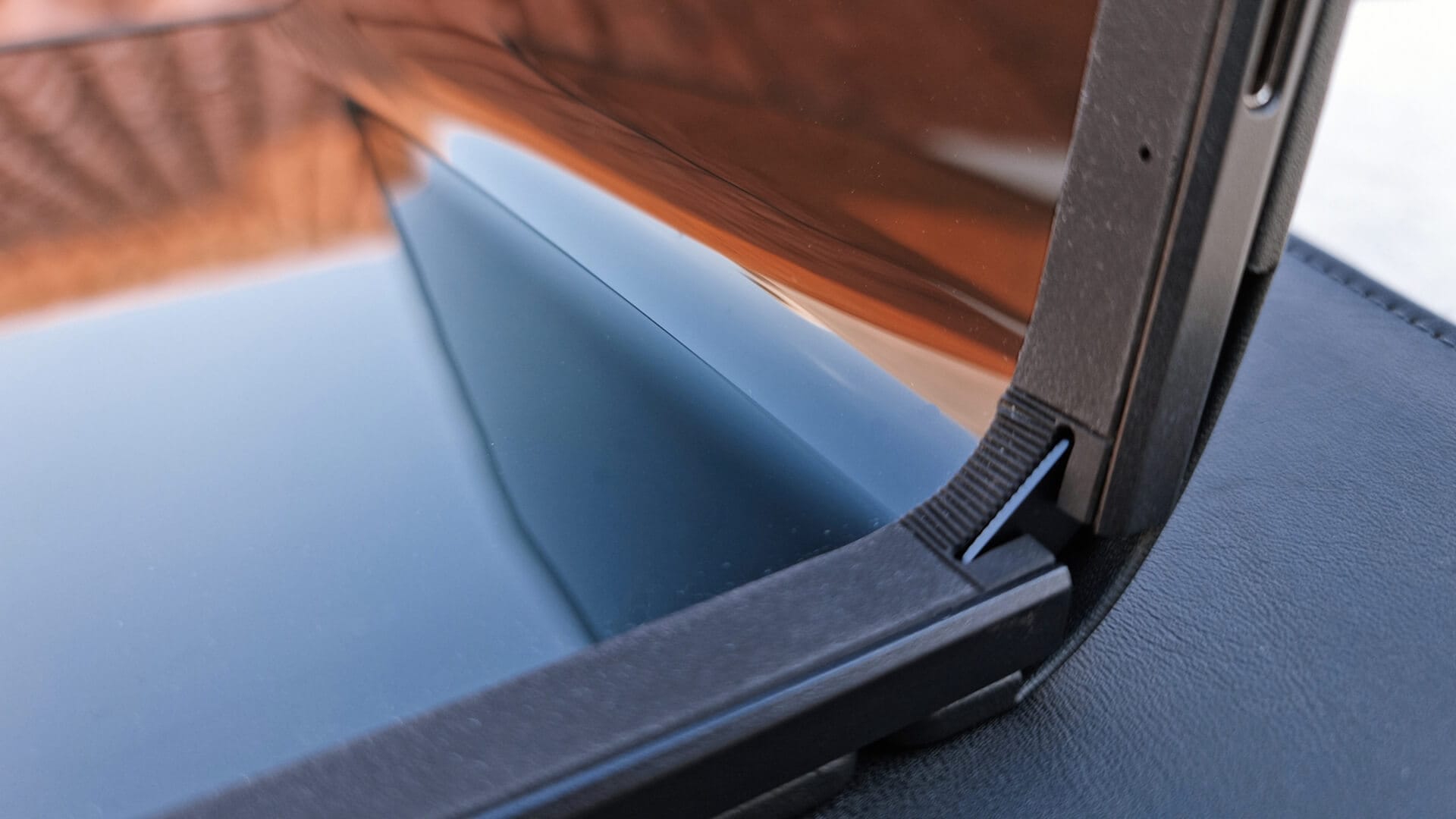 ASUS Zenbook 17 Fold OLED (UX9702) - 4