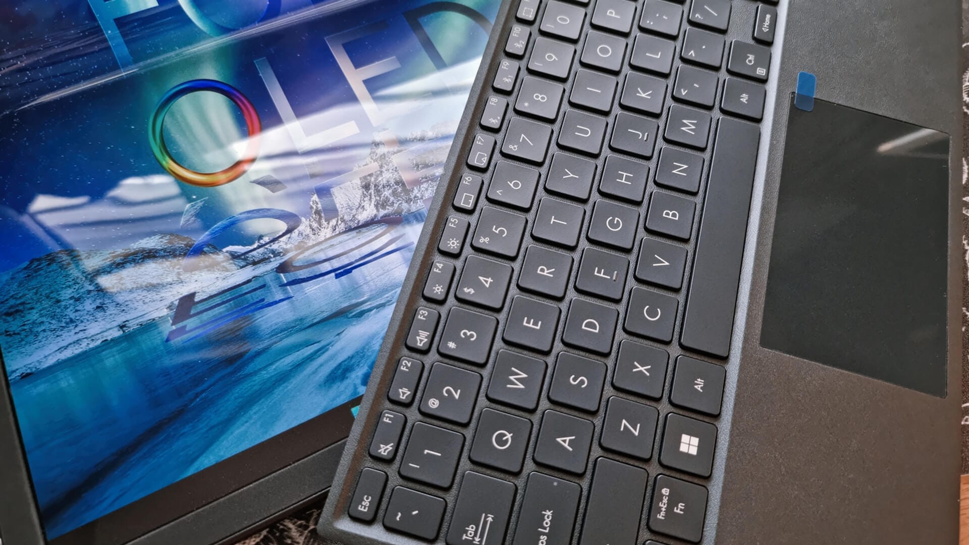 ASUS Zenbook 17 Fold OLED (UX9702) - 9