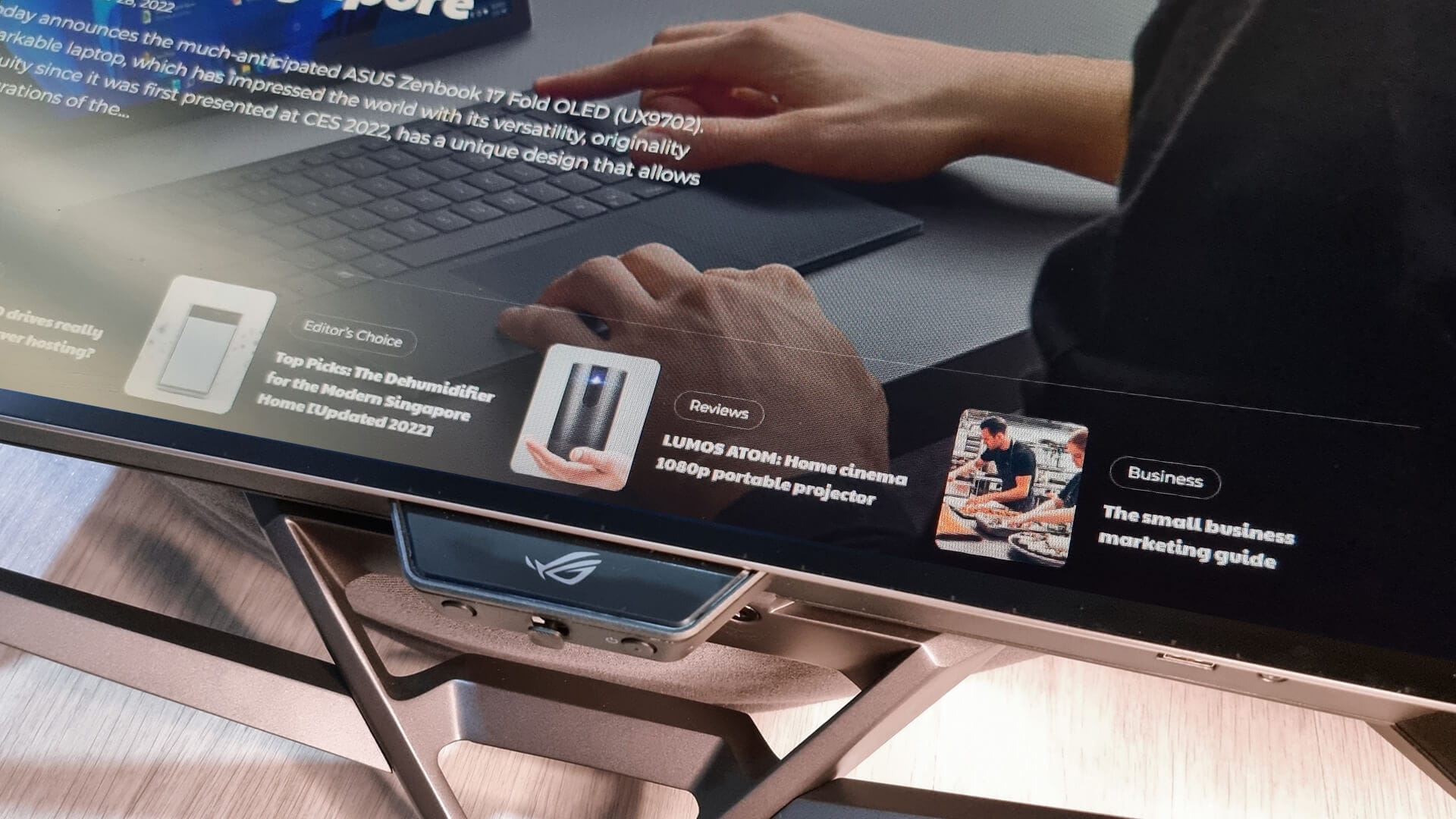 ROG Swift OLED PG42UQ - 12