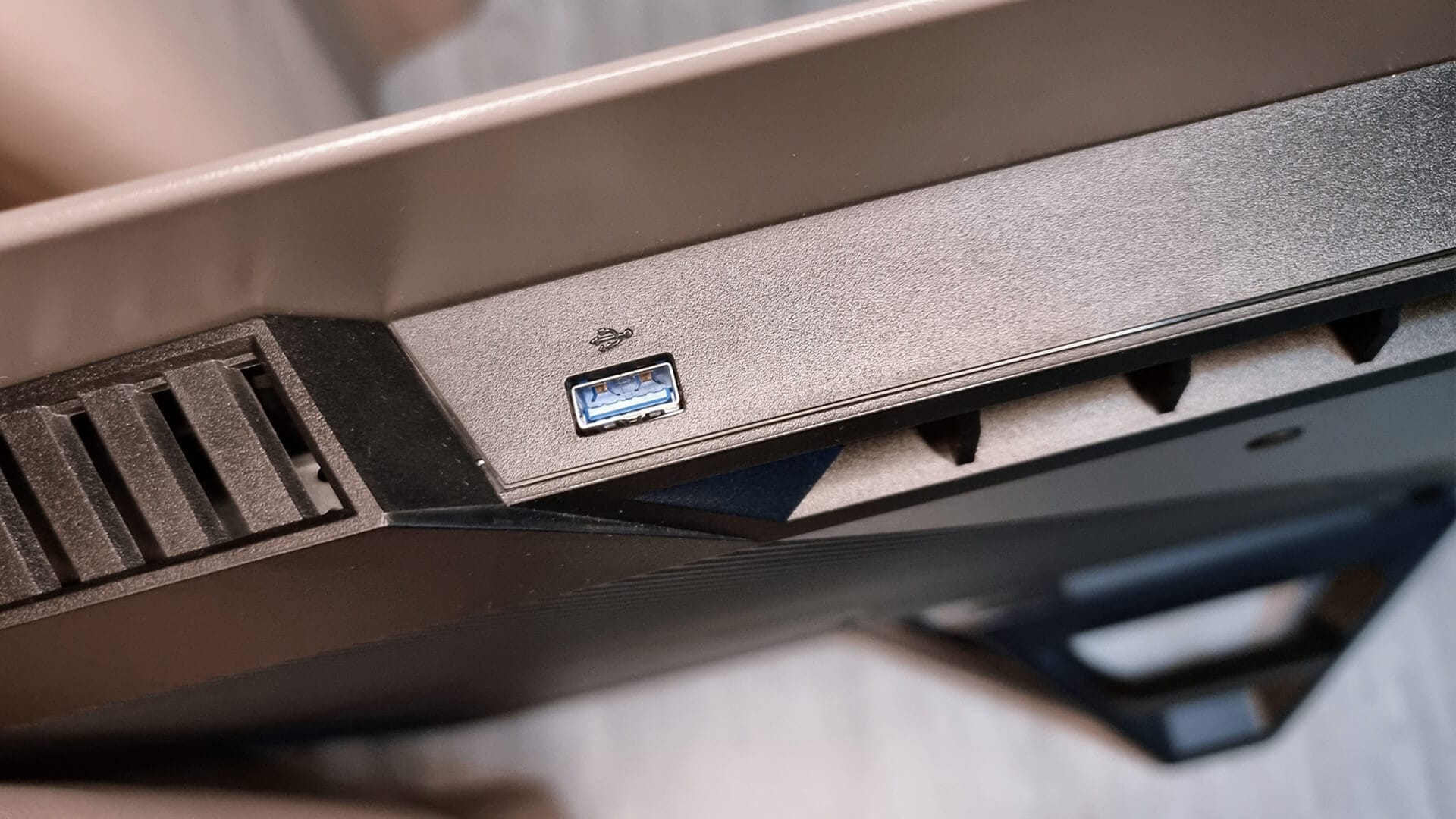 ROG Swift OLED PG42UQ - 7