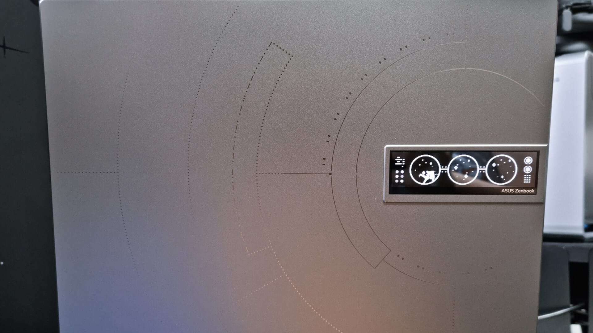 UX5401Z - 8