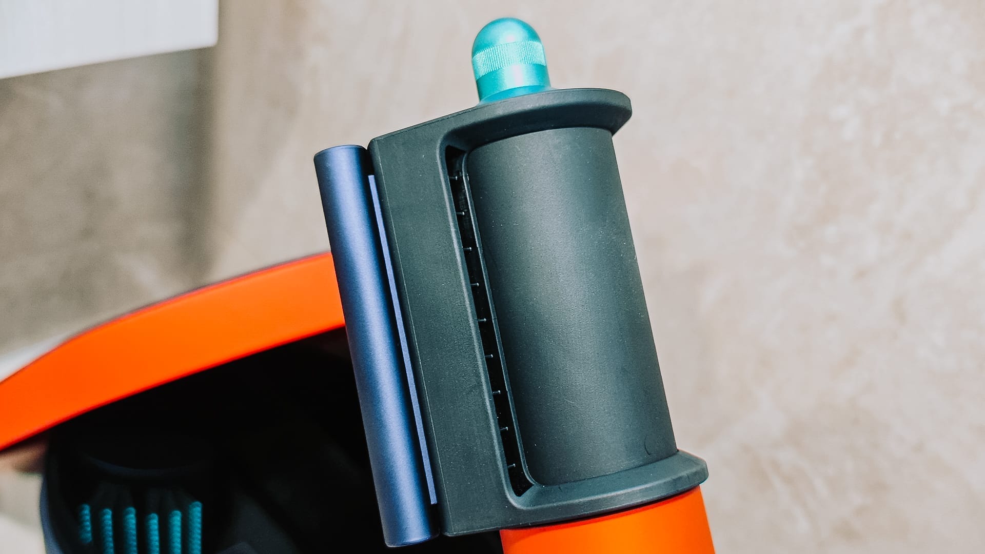 Dyson Airwrap multi-styler A transformative hair styling experience - 8