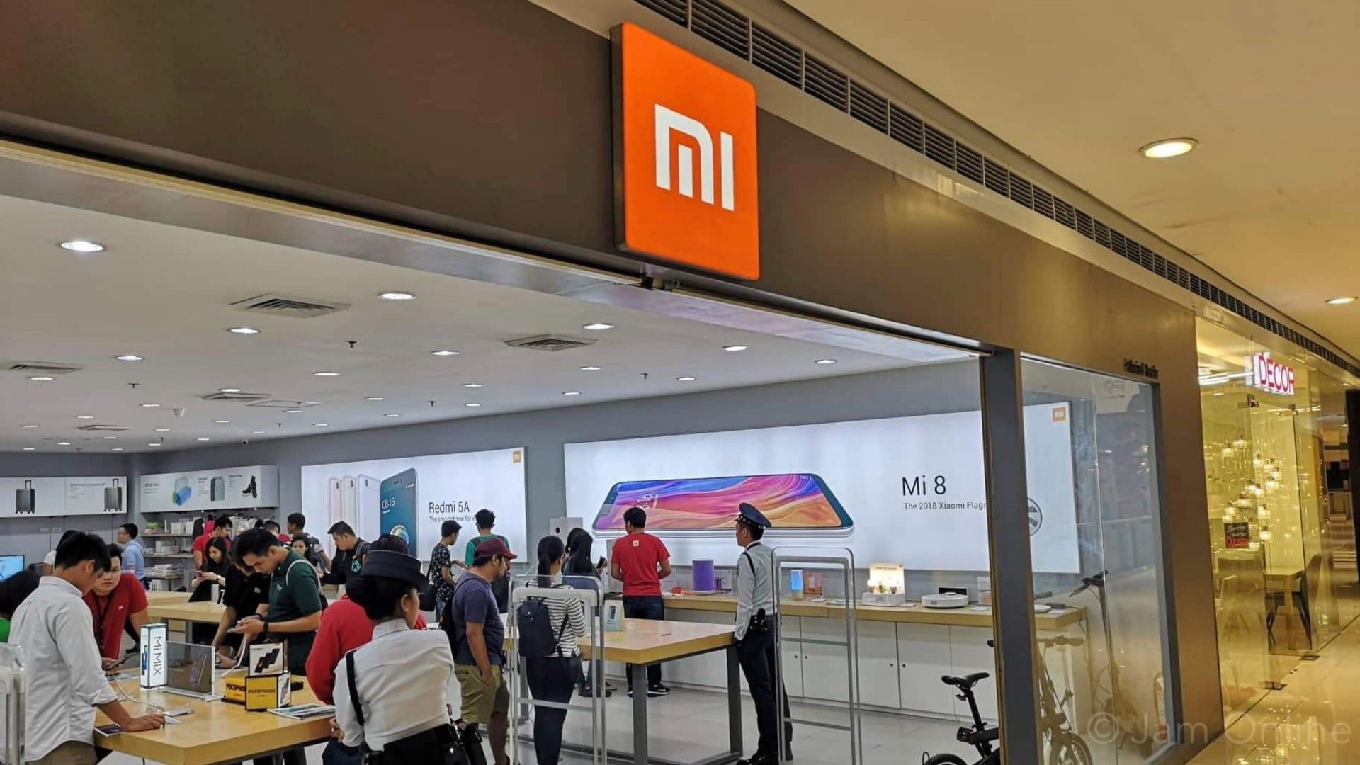 Xiaomi-relocates-its-service-centre-and-launches-its-ninth-exclusive-store.jpg