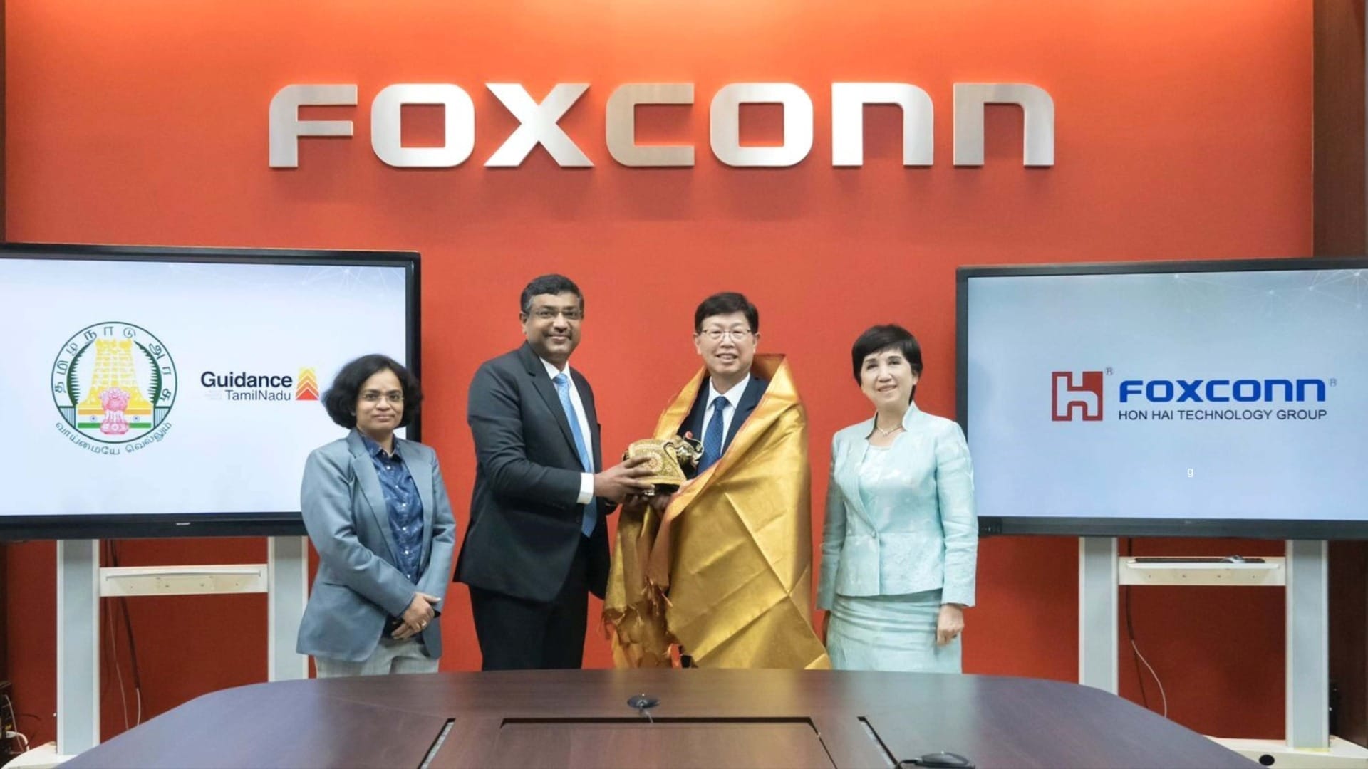 Hon Hai Technology Group will build an advanced computing centre on NVIDIAâs Blackwell platform