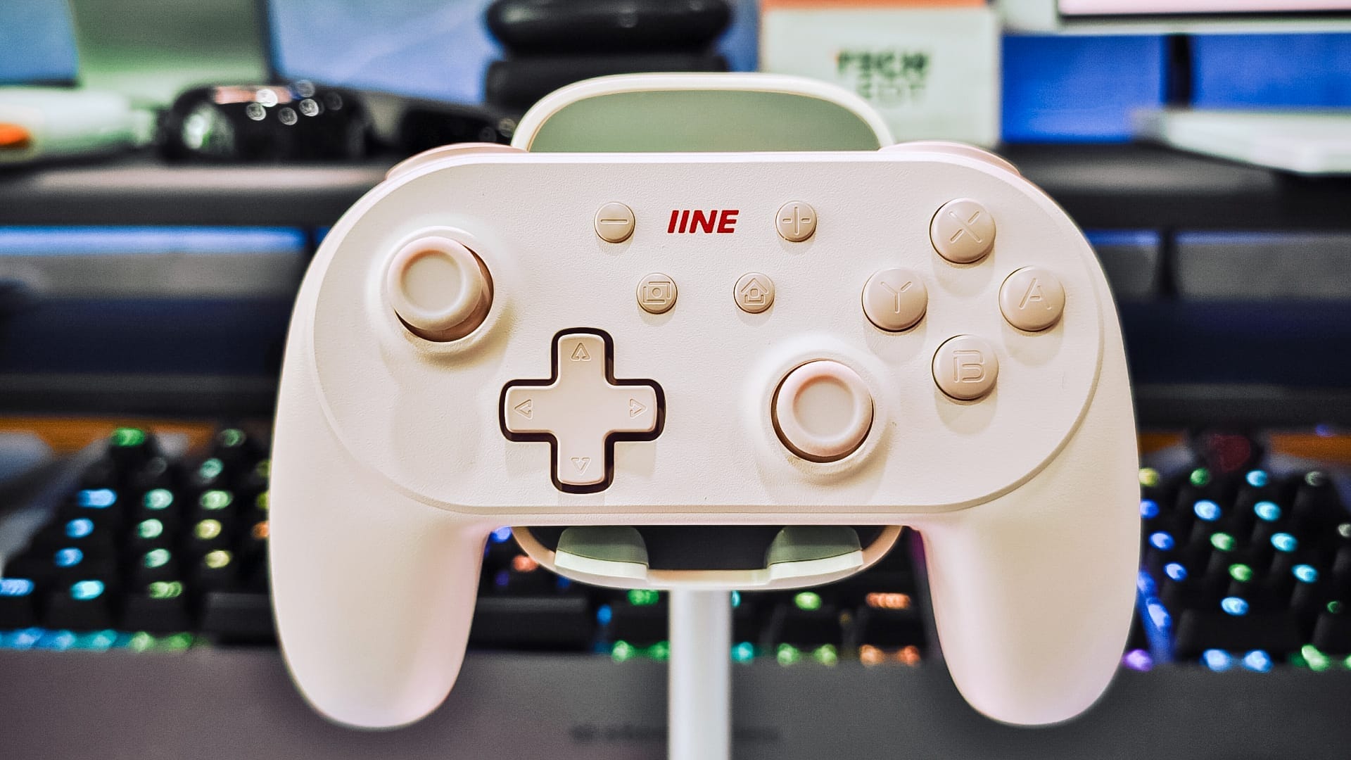 IINE Athena Wireless Controller review Precision and versatility in your hands - 1 copy