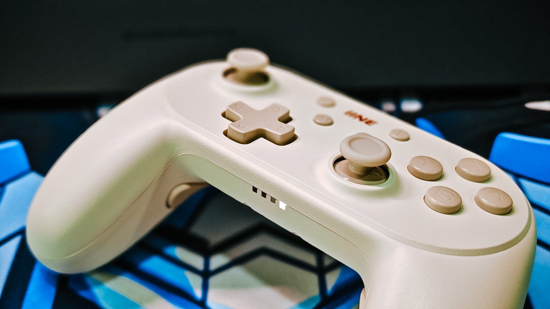IINE Athena Wireless Controller review Precision and versatility in your hands - 2
