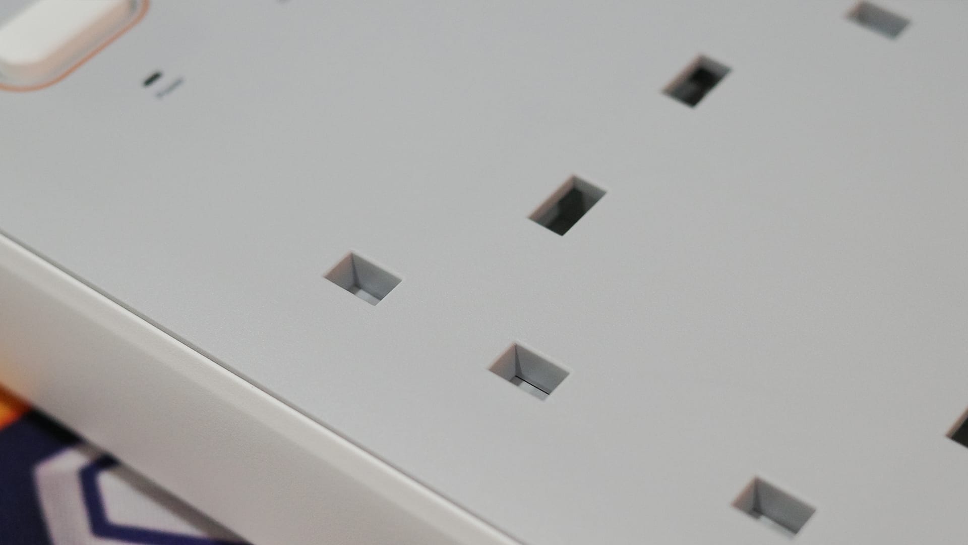 UGREEN Surge Protector Power Strip review- Fast charging meets smart safety - 3