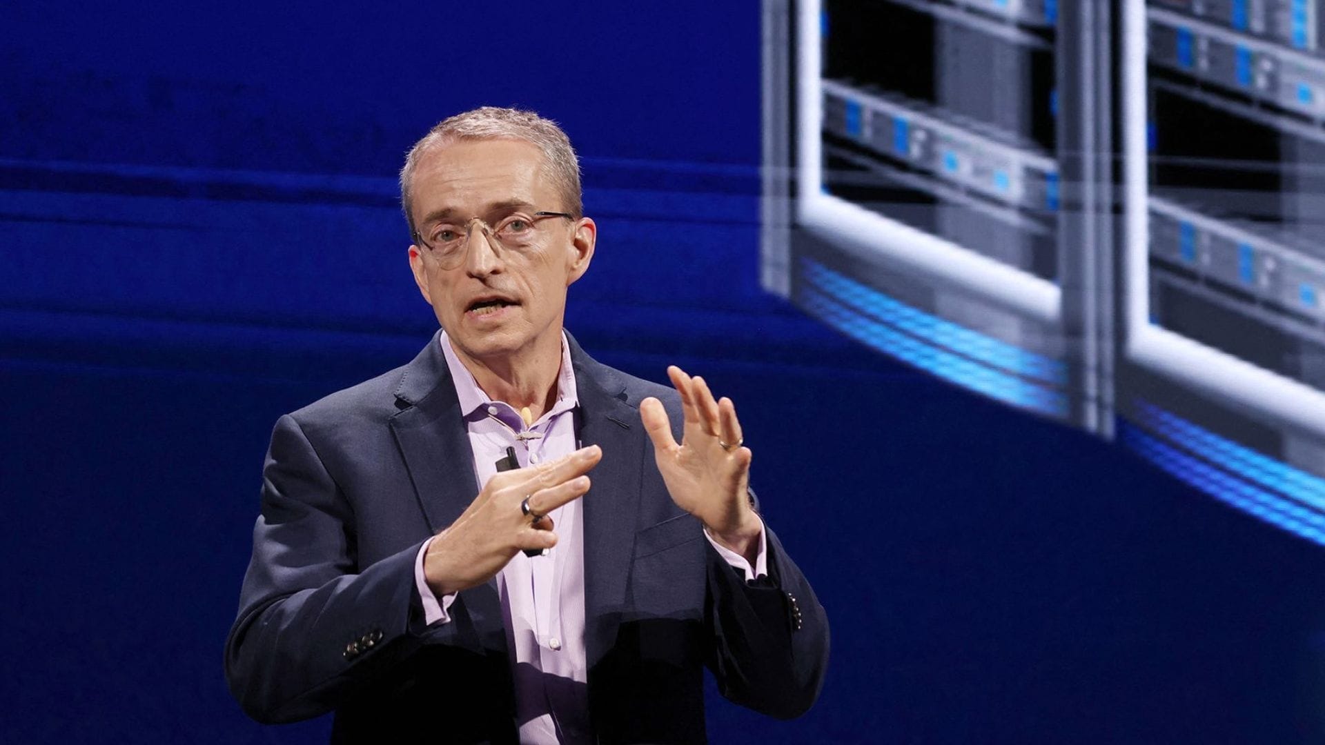 Former Intel CEO Pat Gelsinger embraces DeepSeekâs AI model for his startup, Gloo