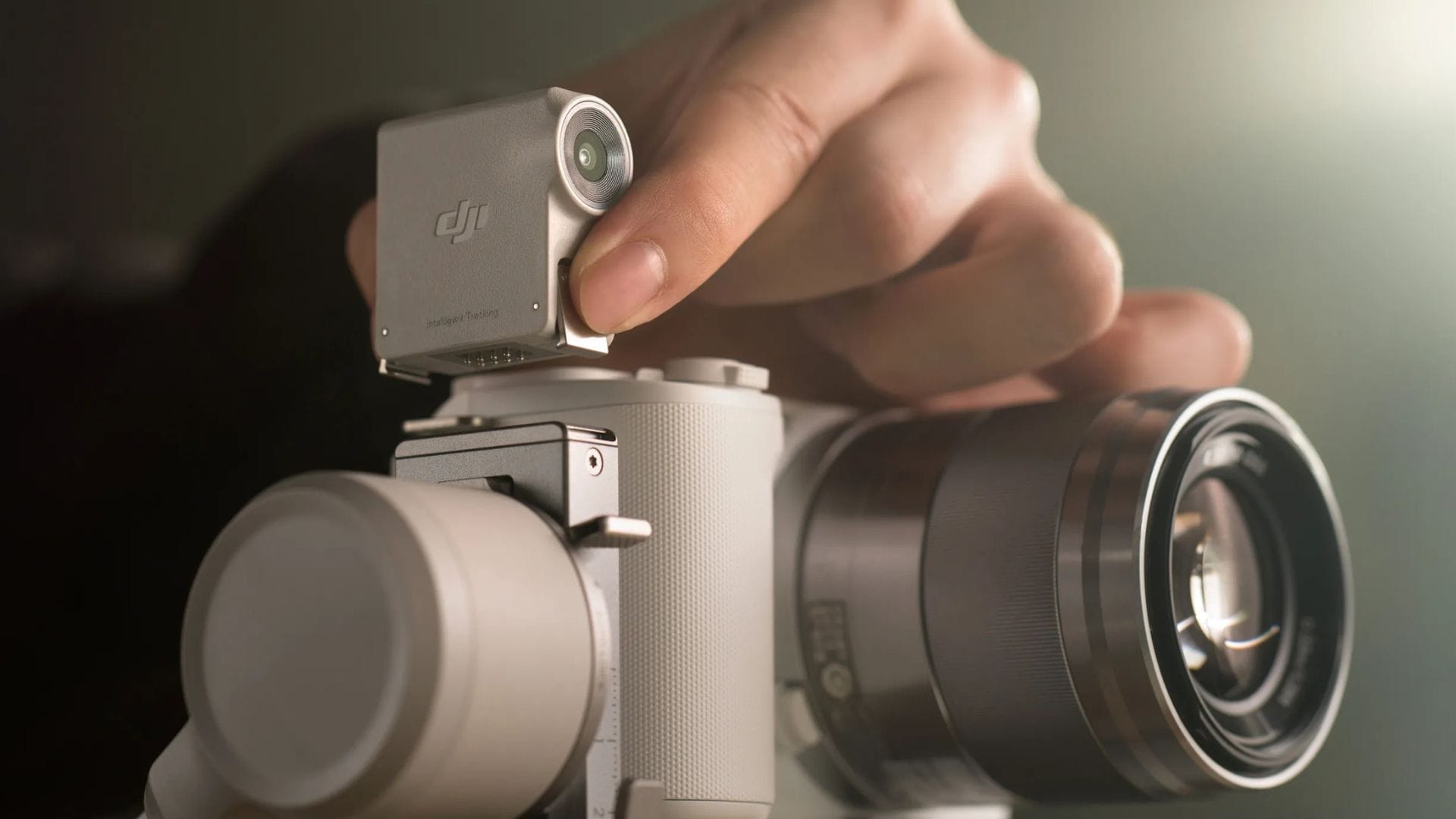 DJIâs RS 4 Mini stabiliser now features advanced subject tracking