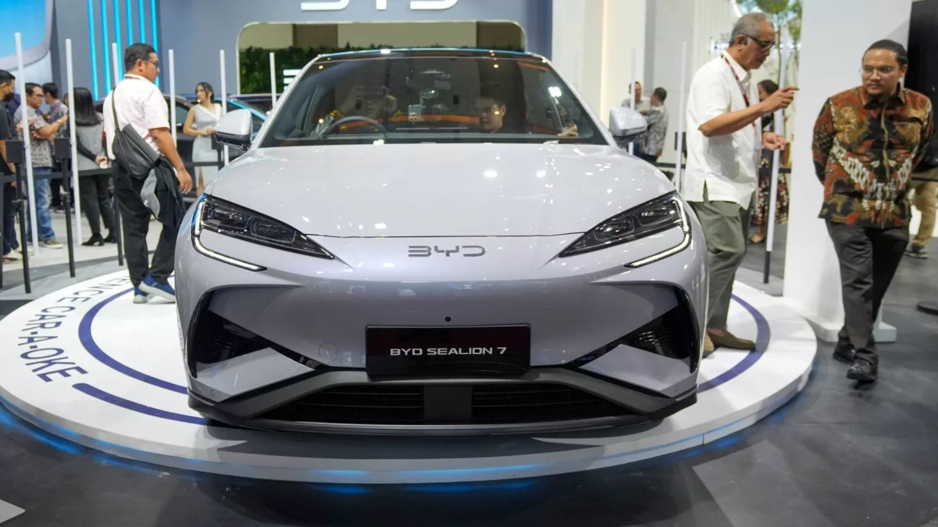 BYD's bold move to make EV charging as fast as refuelling