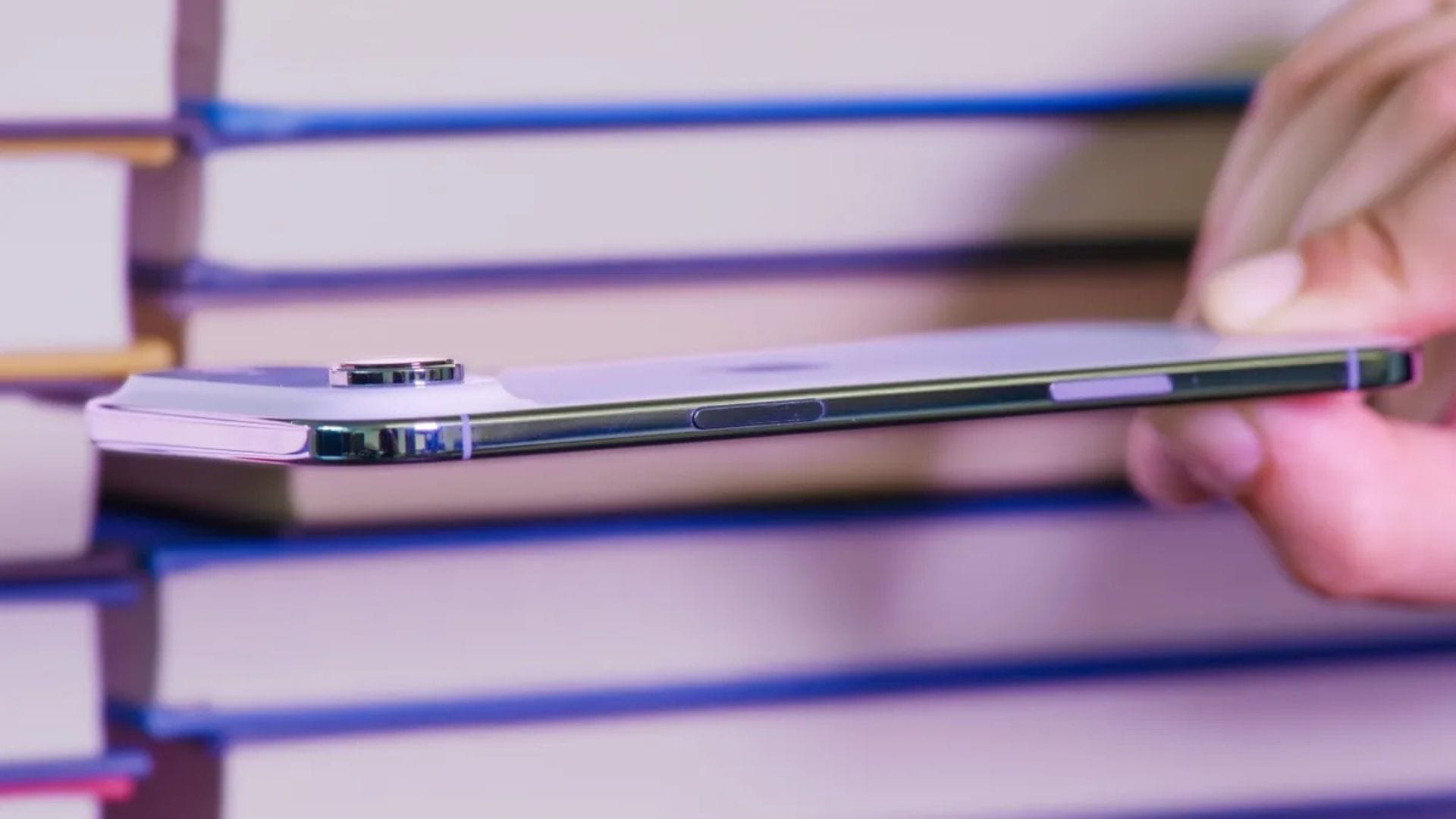 Appleâs ultra-thin iPhone Air proves surprisingly durable in bend test