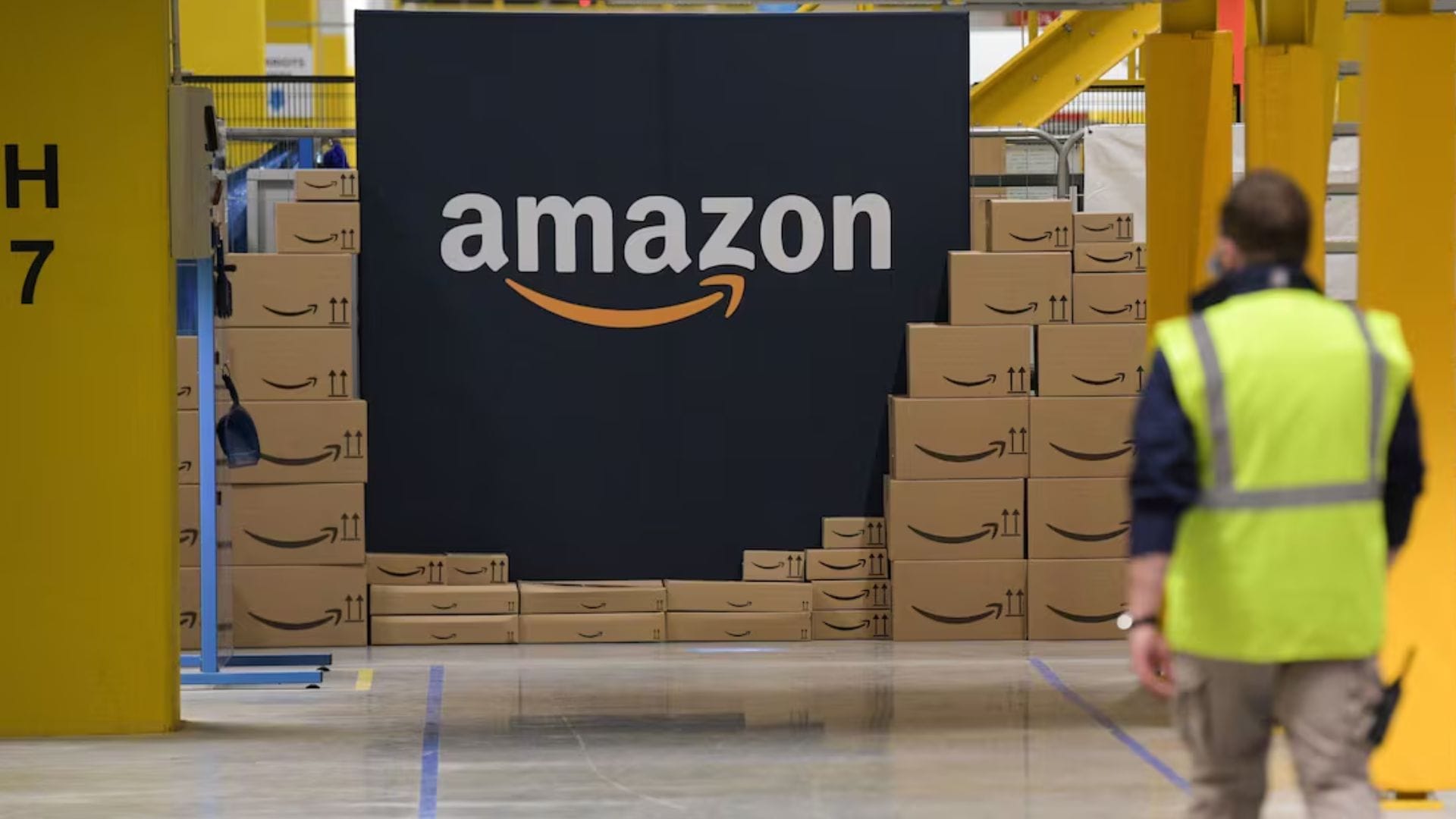 Amazon cuts 14,000 corporate jobs amid shift towards AI-driven operations