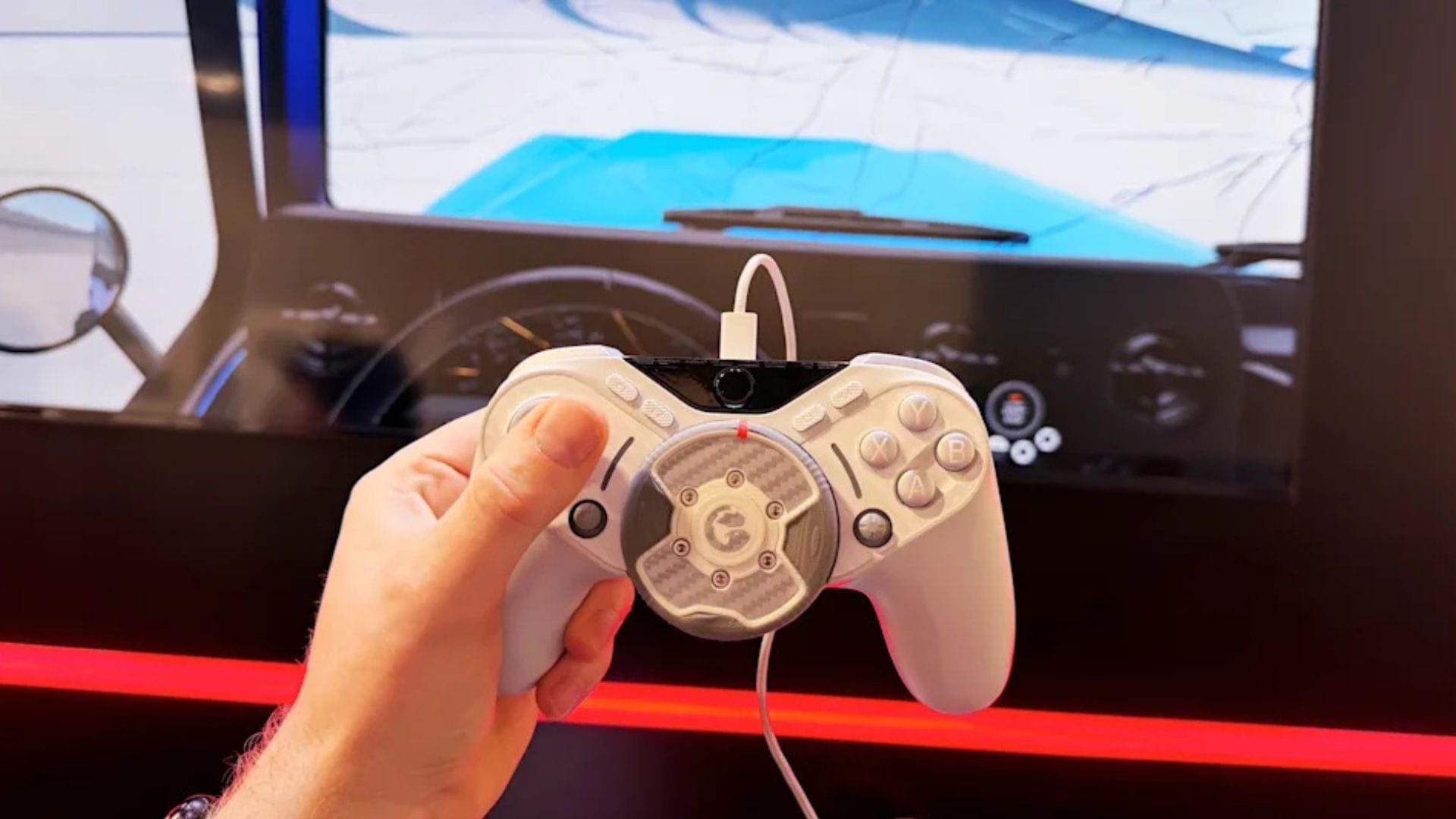 Gamesir unveils a hybrid game controller with a built-in force feedback ...