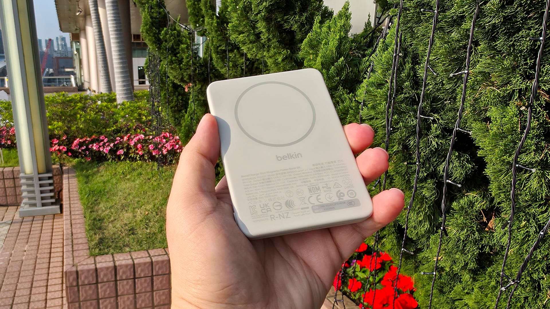 Belkin BoostCharge Slim Magnetic Power Bank 5K review Convenience first, capacity second - 2