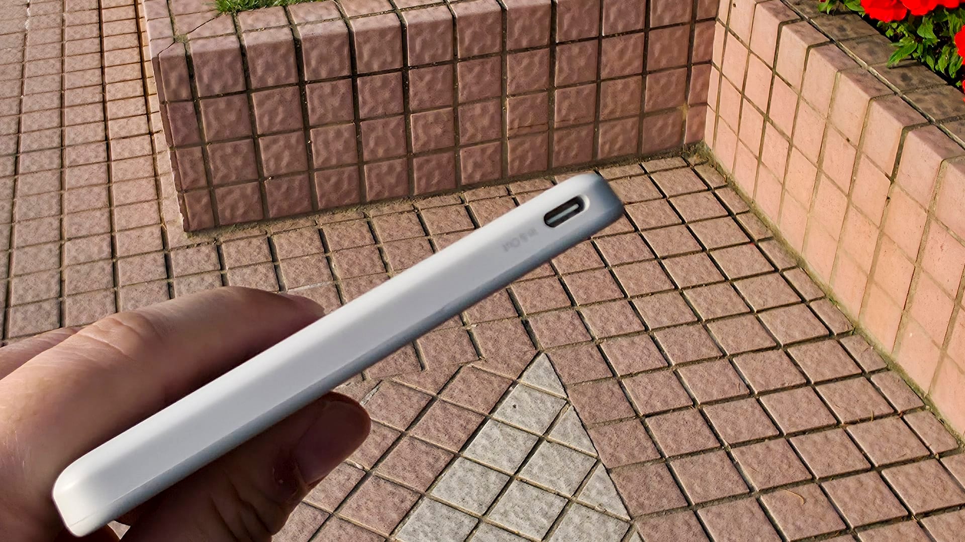 Belkin BoostCharge Slim Magnetic Power Bank 5K review Convenience first, capacity second- 4
