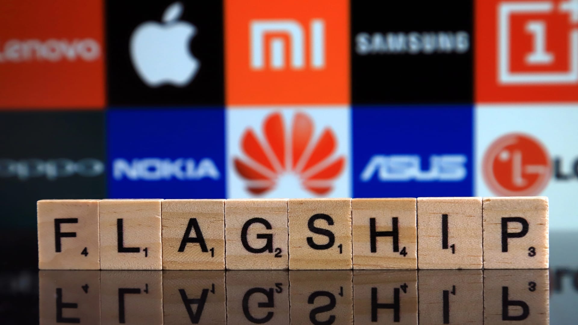 The smartphone flagship divide between AI autonomy and hardware intensity