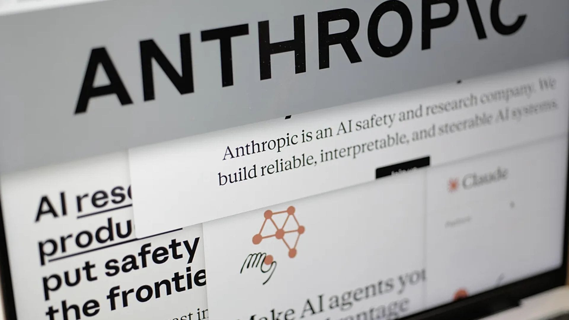 Discord users bypass safeguards to access Anthropicâs Mythos AI model