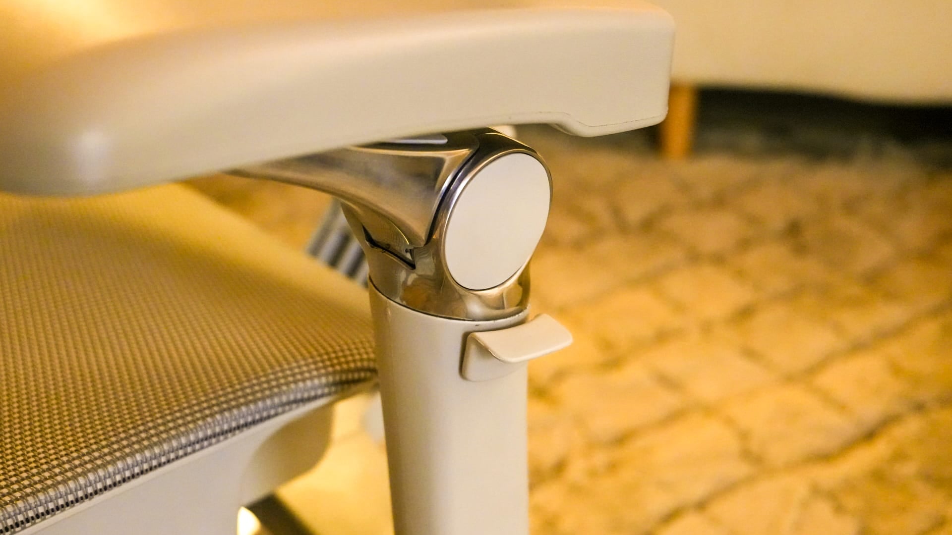 InterGlide X5 review Firm mesh support with extensive ergonomic adjustment - 3