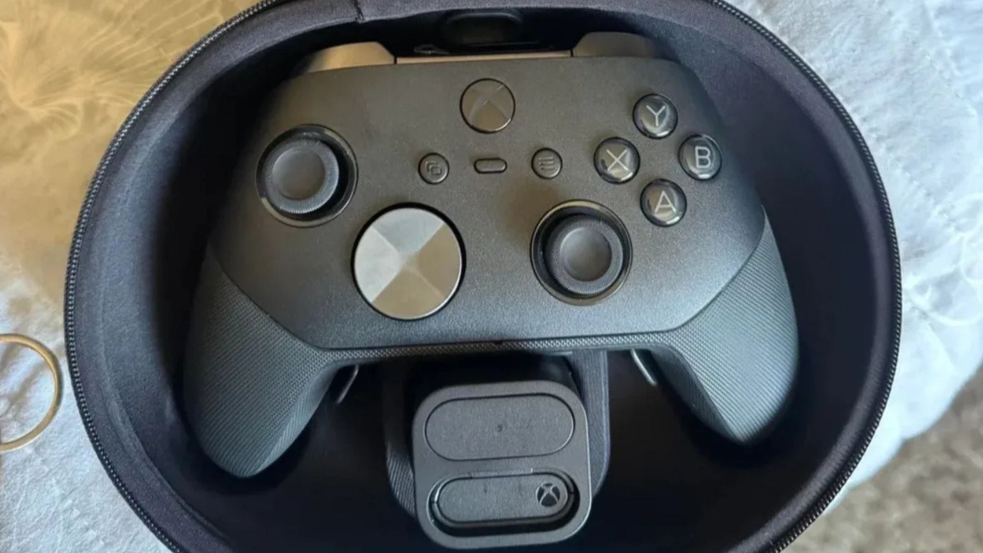 Unreleased Xbox Elite Controller 3 may have reached a buyer by mistake