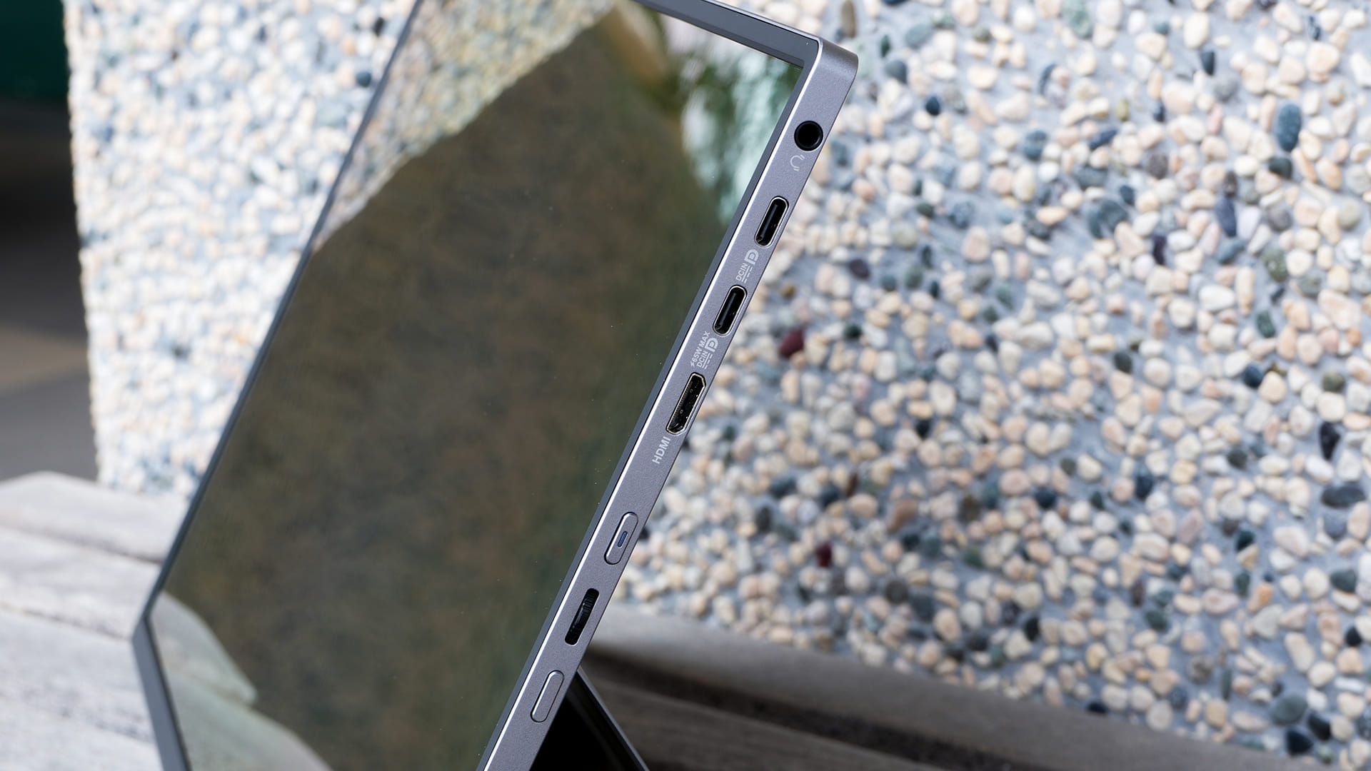 ASUS ZenScreen OLED MQ16FC review - OLED quality for a workspace that travels - 6